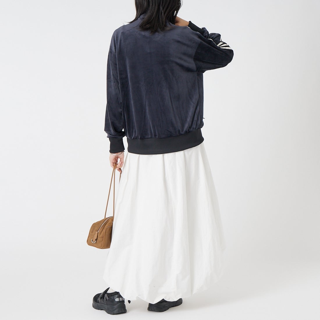 adidas Originals [アディダス オリジナルス] ファイヤーバード ベロア トラックトップ [ZQ134] LC8070 &&モデル身長：162cm 着用サイズ：XS&&