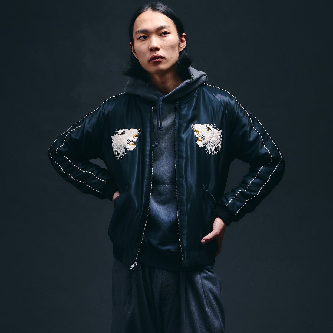 TAILOR TOYO [テーラートウヨウ] アセテート リバーシブルキルトスーベニアジャケット [TT15973] 219 BLK/BL &&モデル身長：175cm 着用サイズ：L&&
