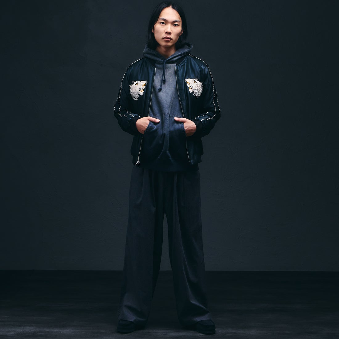 TAILOR TOYO [テーラートウヨウ] アセテート リバーシブルキルトスーベニアジャケット [TT15973] 219 BLK/BL &&モデル身長：175cm 着用サイズ：L&&