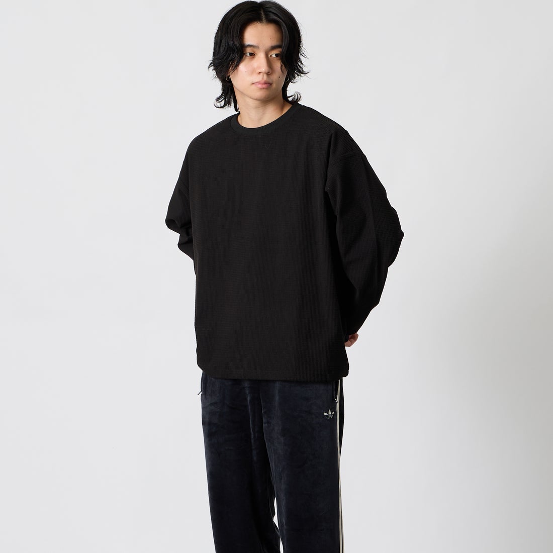 HELLO CALIF [ハローカリフ] ワッフルドロストTシャツ [351080IN] BLACK &&モデル身長：177cm 着用サイズ：M&&