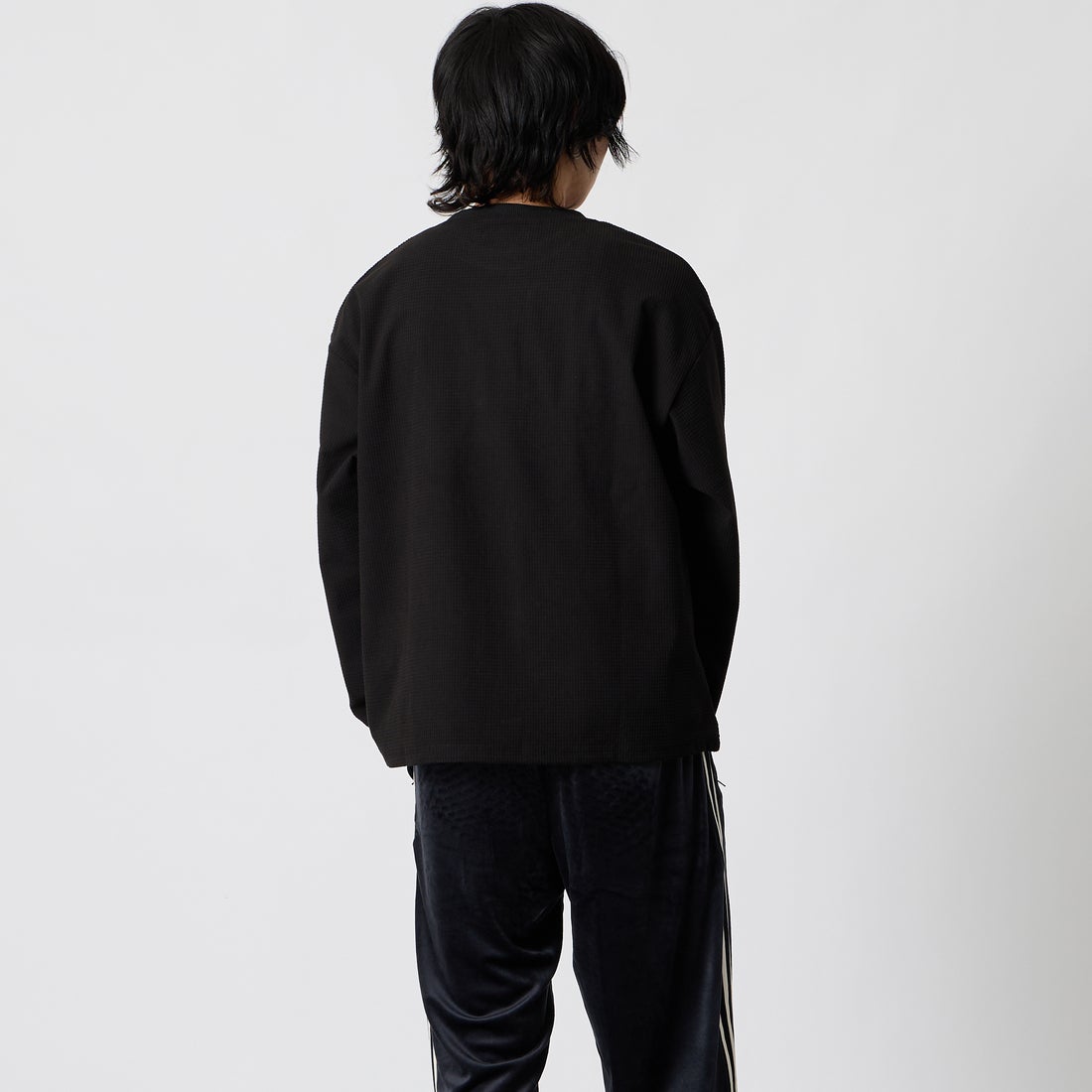 HELLO CALIF [ハローカリフ] ワッフルドロストTシャツ [351080IN] BLACK &&モデル身長：177cm 着用サイズ：M&&