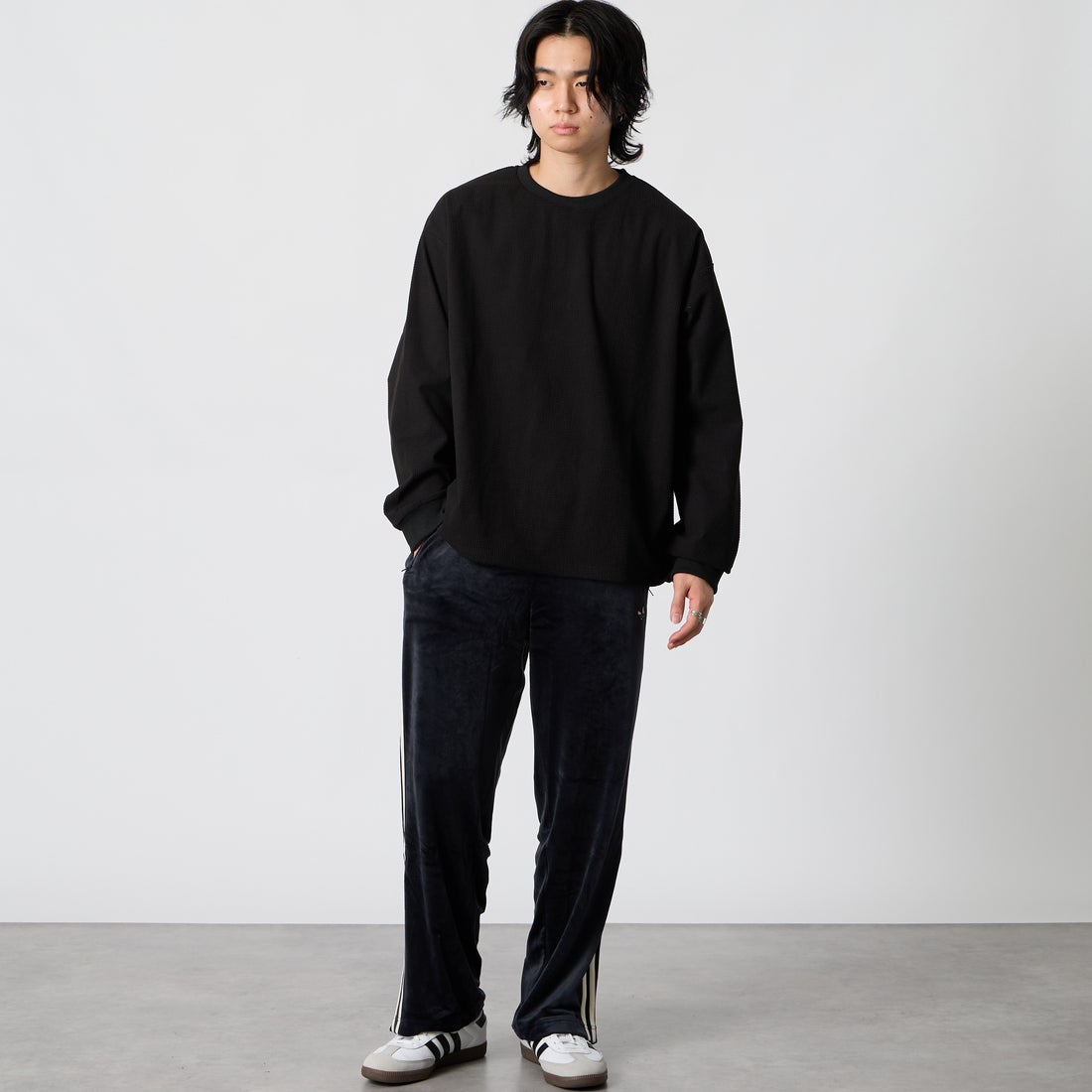 HELLO CALIF [ハローカリフ] ワッフルドロストTシャツ [351080IN] BLACK &&モデル身長：177cm 着用サイズ：M&&