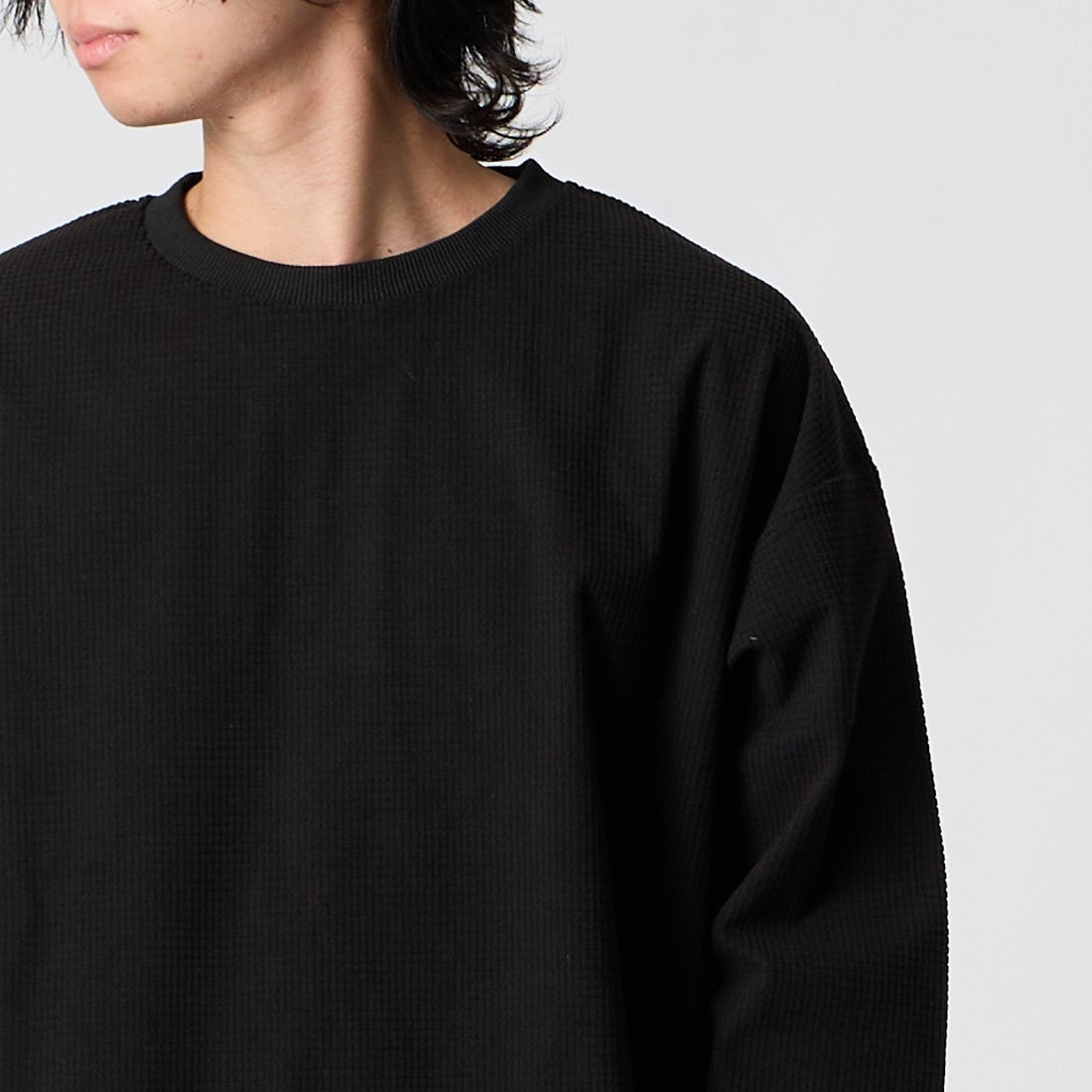 HELLO CALIF [ハローカリフ] ワッフルドロストTシャツ [351080IN] BLACK &&モデル身長：177cm 着用サイズ：M&&