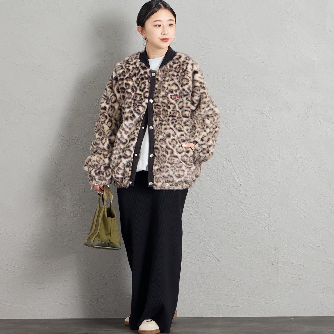 HELLO CALIF [ハローカリフ] ファーボンバージャケット [HC-264-097] LEOPARD &&モデル身長：150cm 着用サイズ：S&&