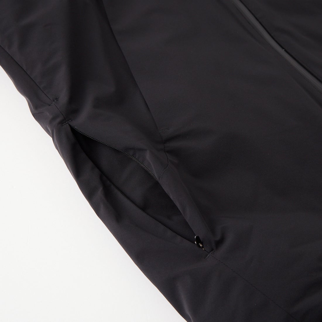 DESCENTE ALLTERRAIN [デサントオルテライン] インサレーテッドアクティブジャケット [DU6FWBA5M] BK00