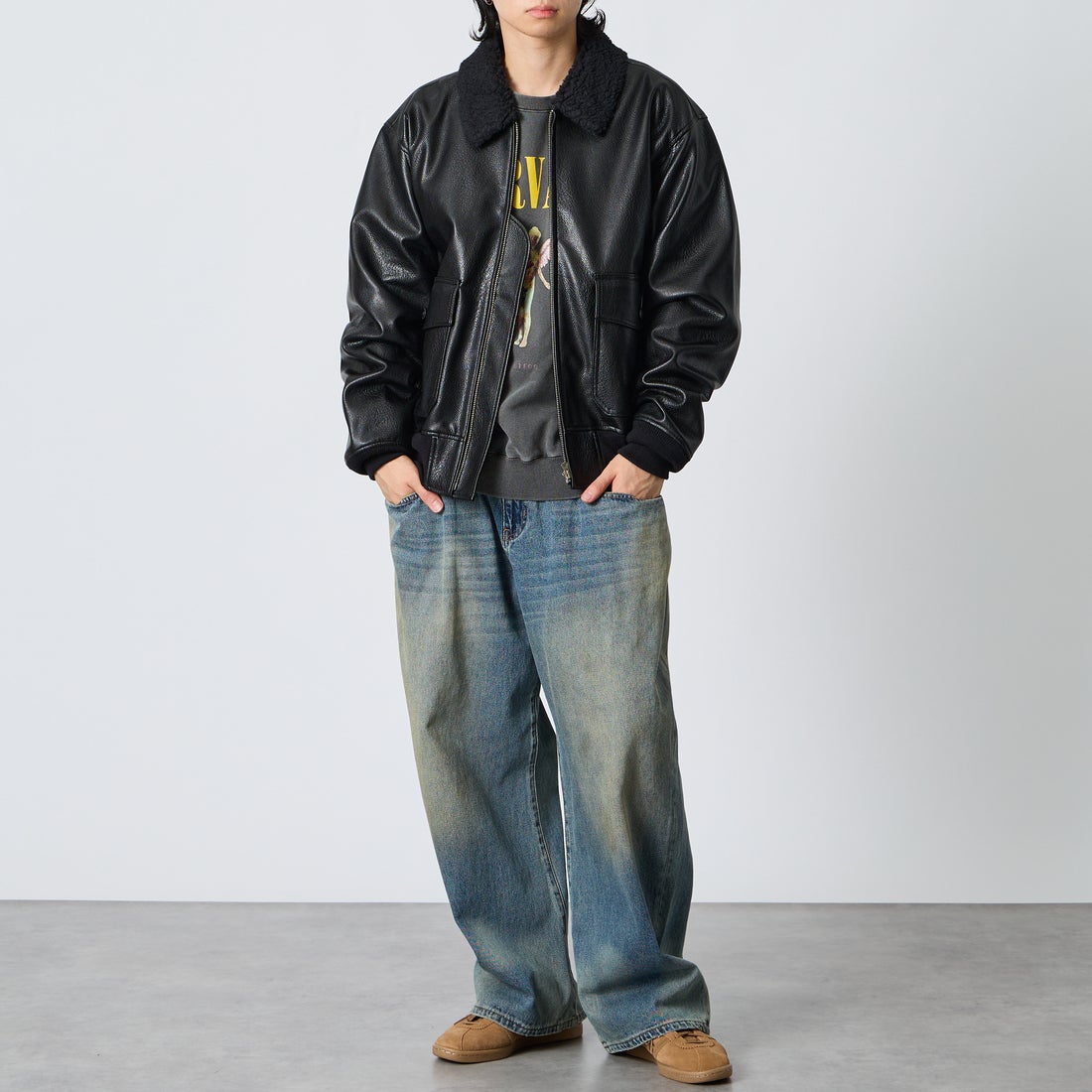 KIFFE [キッフェ] 別注 B-10 フェイクレザーフライトジャケット [KF262LE00130-JF] BLACK &&モデル身長：177cm 着用サイズ：XL&&