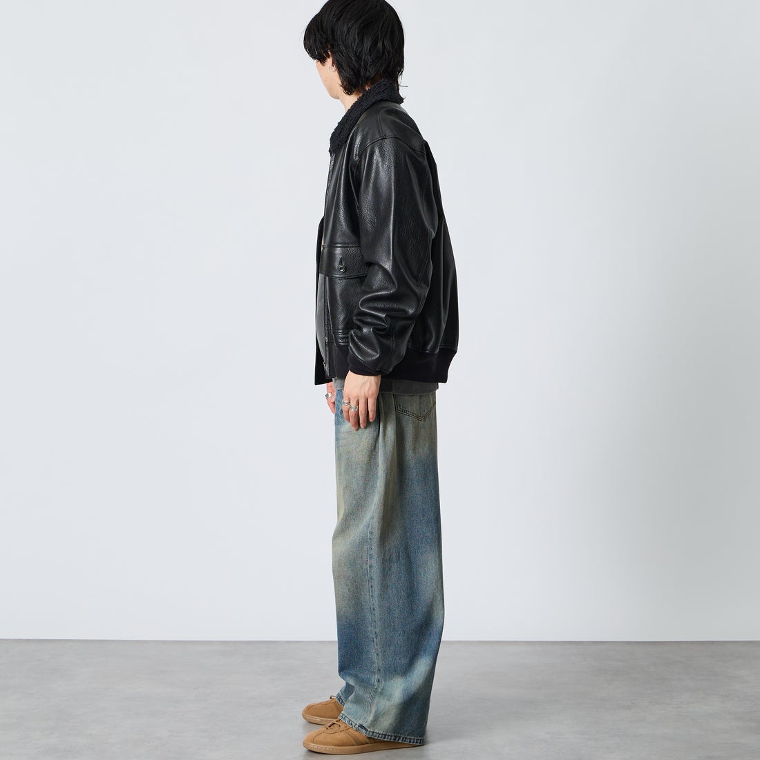 KIFFE [キッフェ] 別注 B-10 フェイクレザーフライトジャケット [KF262LE00130-JF] BLACK &&モデル身長：177cm 着用サイズ：XL&&