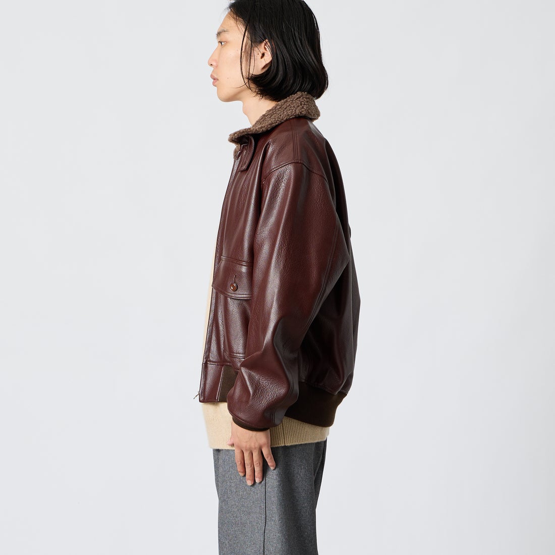 KIFFE [キッフェ] 別注 B-10 フェイクレザーフライトジャケット [KF262LE00130-JF] DK.BROWN &&モデル身長：175cm 着用サイズ：L&&