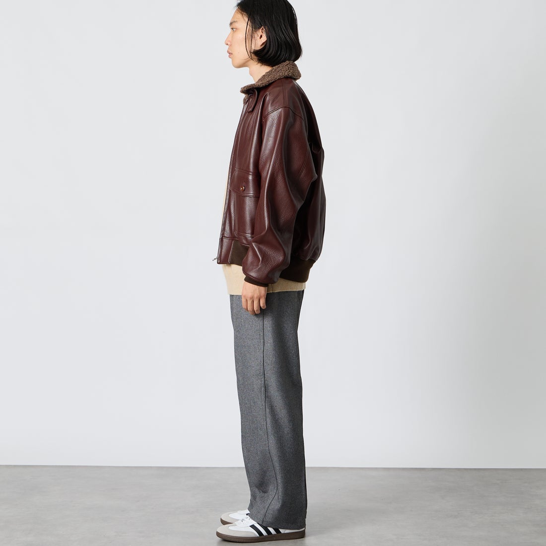 KIFFE [キッフェ] 別注 B-10 フェイクレザーフライトジャケット [KF262LE00130-JF] DK.BROWN &&モデル身長：175cm 着用サイズ：L&&