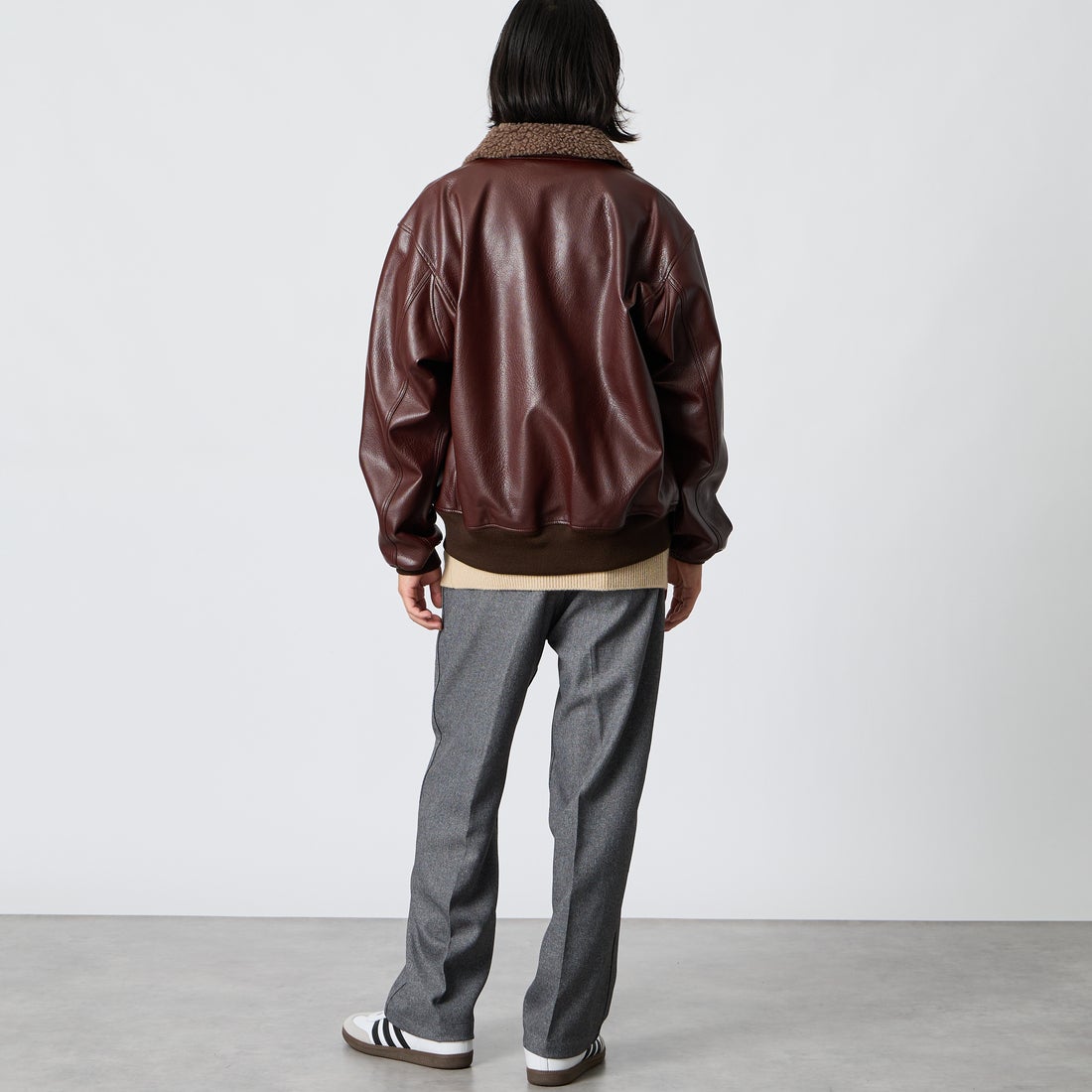 KIFFE [キッフェ] 別注 B-10 フェイクレザーフライトジャケット [KF262LE00130-JF] DK.BROWN &&モデル身長：175cm 着用サイズ：L&&