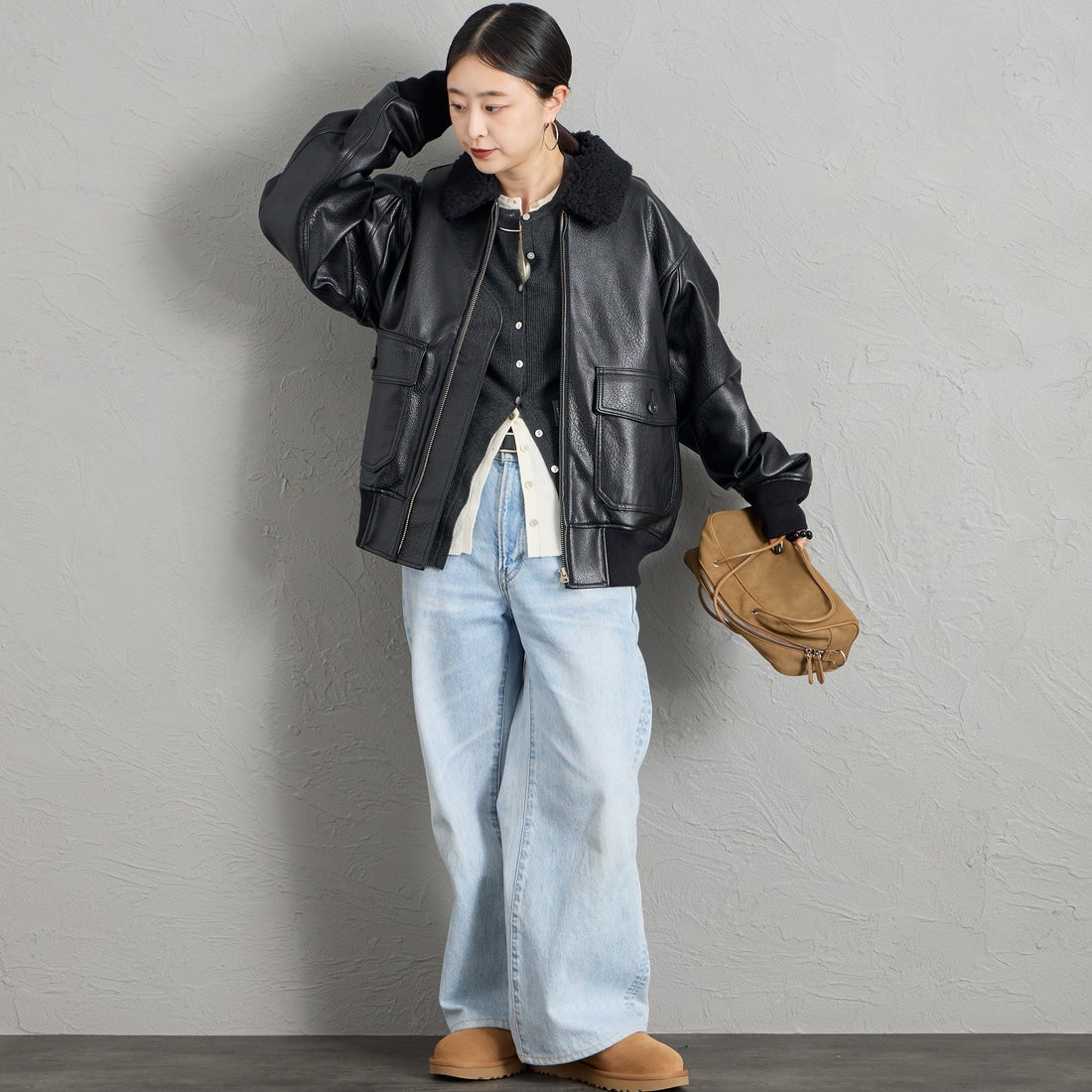 KIFFE [キッフェ] 別注 B-10 フェイクレザーフライトジャケット [KF262LE00130-JF] BLACK &&モデル身長：150cm 着用サイズ：S&&