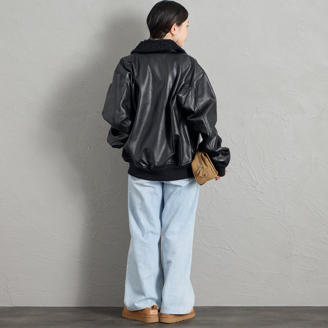 KIFFE [キッフェ] 別注 B-10 フェイクレザーフライトジャケット [KF262LE00130-JF] BLACK &&モデル身長：150cm 着用サイズ：S&&