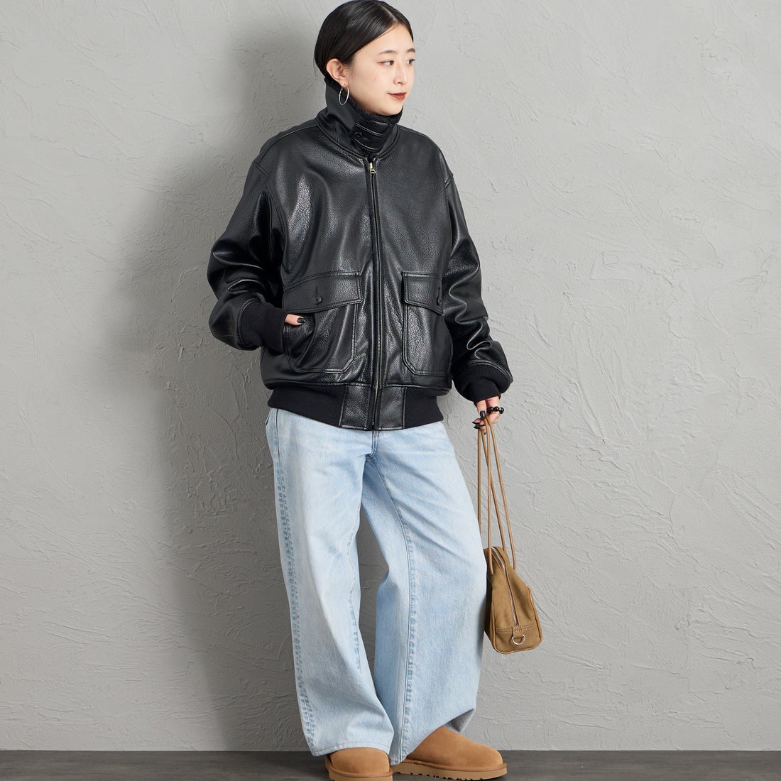 KIFFE [キッフェ] 別注 B-10 フェイクレザーフライトジャケット [KF262LE00130-JF] BLACK &&モデル身長：150cm 着用サイズ：S&&