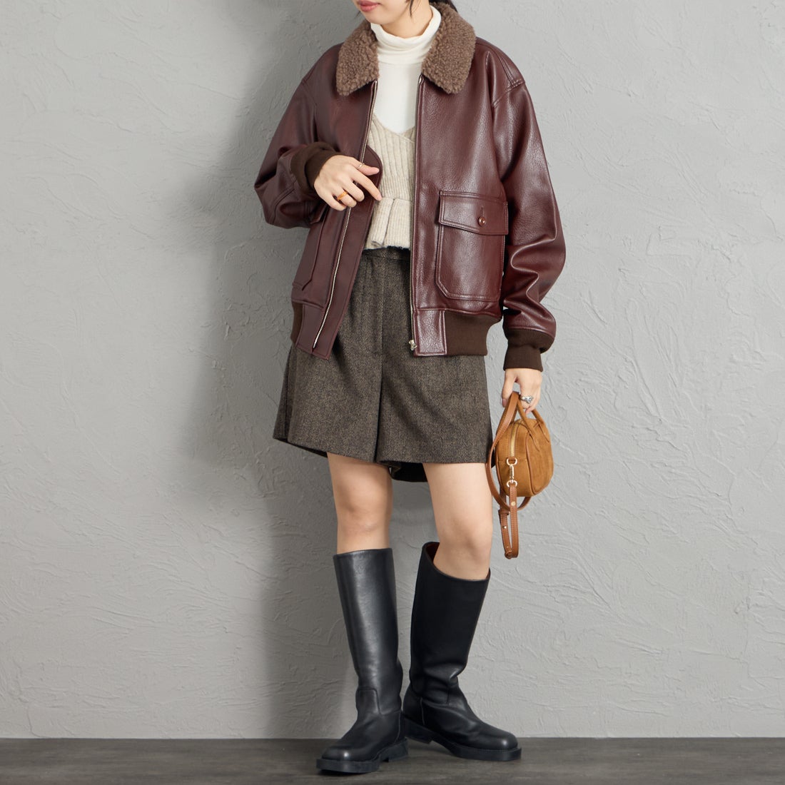 KIFFE [キッフェ] 別注 B-10 フェイクレザーフライトジャケット [KF262LE00130-JF] DK.BROWN &&モデル身長：162cm 着用サイズ：S&&