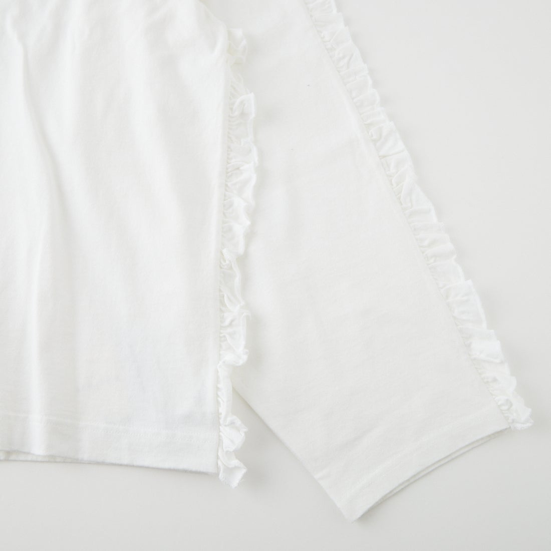 HOLIDAY [ホリデイ] ラッフルフリル ロングスリーブトップス [26101105] WHITE