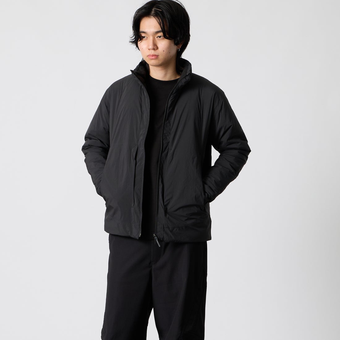 DESCENTE ALLTERRAIN [デサントオルテライン] ヒートサーキュレーションダウンジャケット [DU6FWBA6M] BK00 &&モデル身長：177cm 着用サイズ：M&&