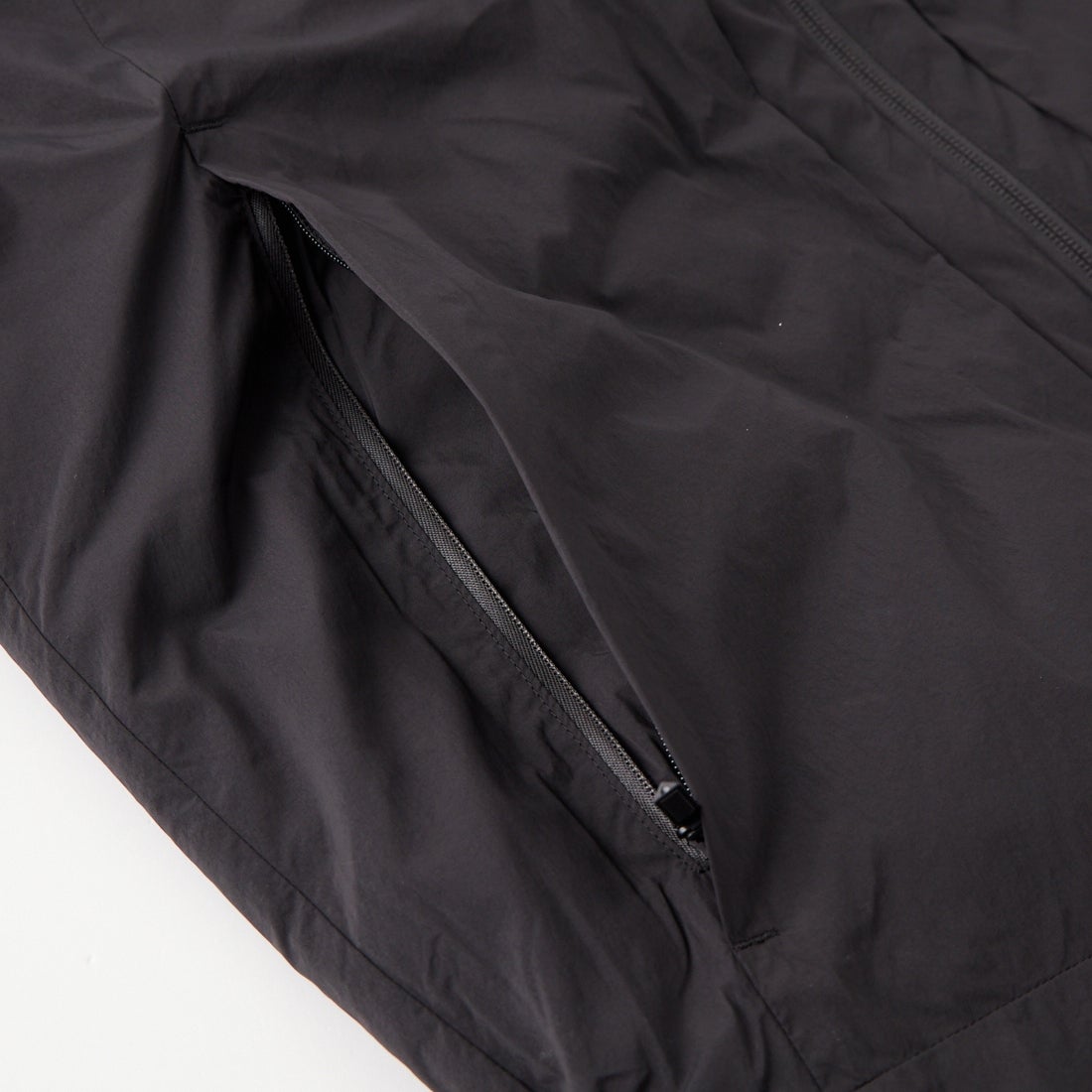 DESCENTE ALLTERRAIN [デサントオルテライン] ヒートサーキュレーションダウンジャケット [DU6FWBA6M] BK00