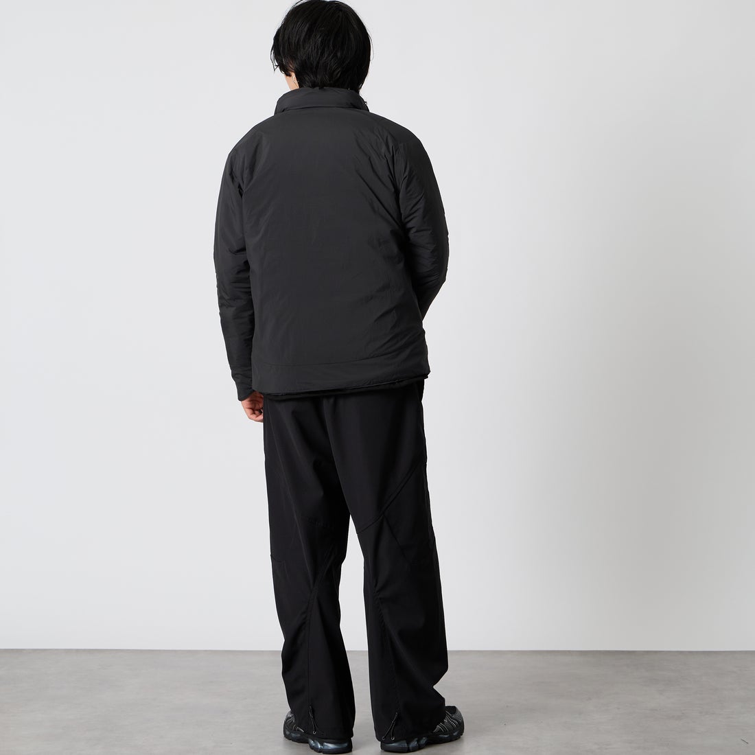 DESCENTE ALLTERRAIN [デサントオルテライン] ヒートサーキュレーションダウンジャケット [DU6FWBA6M] BK00 &&モデル身長：177cm 着用サイズ：M&&