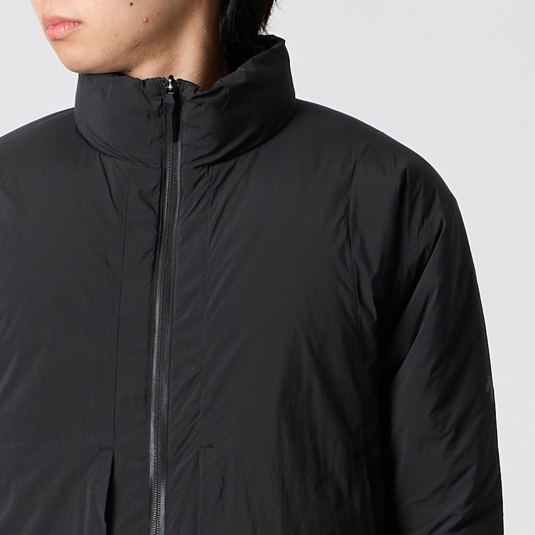 DESCENTE ALLTERRAIN [デサントオルテライン] ヒートサーキュレーションダウンジャケット [DU6FWBA6M] BK00 &&モデル身長：177cm 着用サイズ：M&&