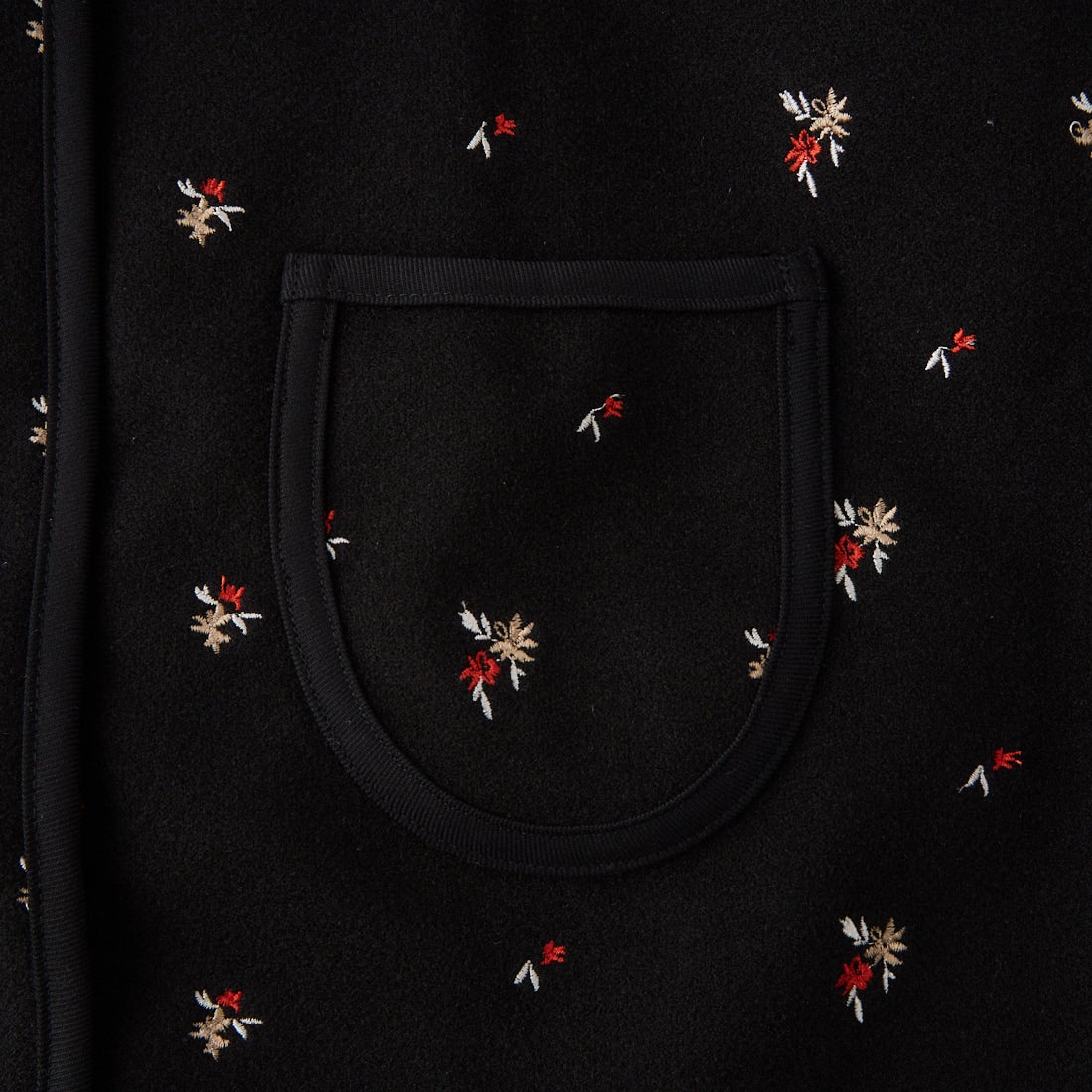 Kelen [ケレン] SAQUA フラワー刺繍ノーカラージャケット [LKL26FJK2100] BLACK