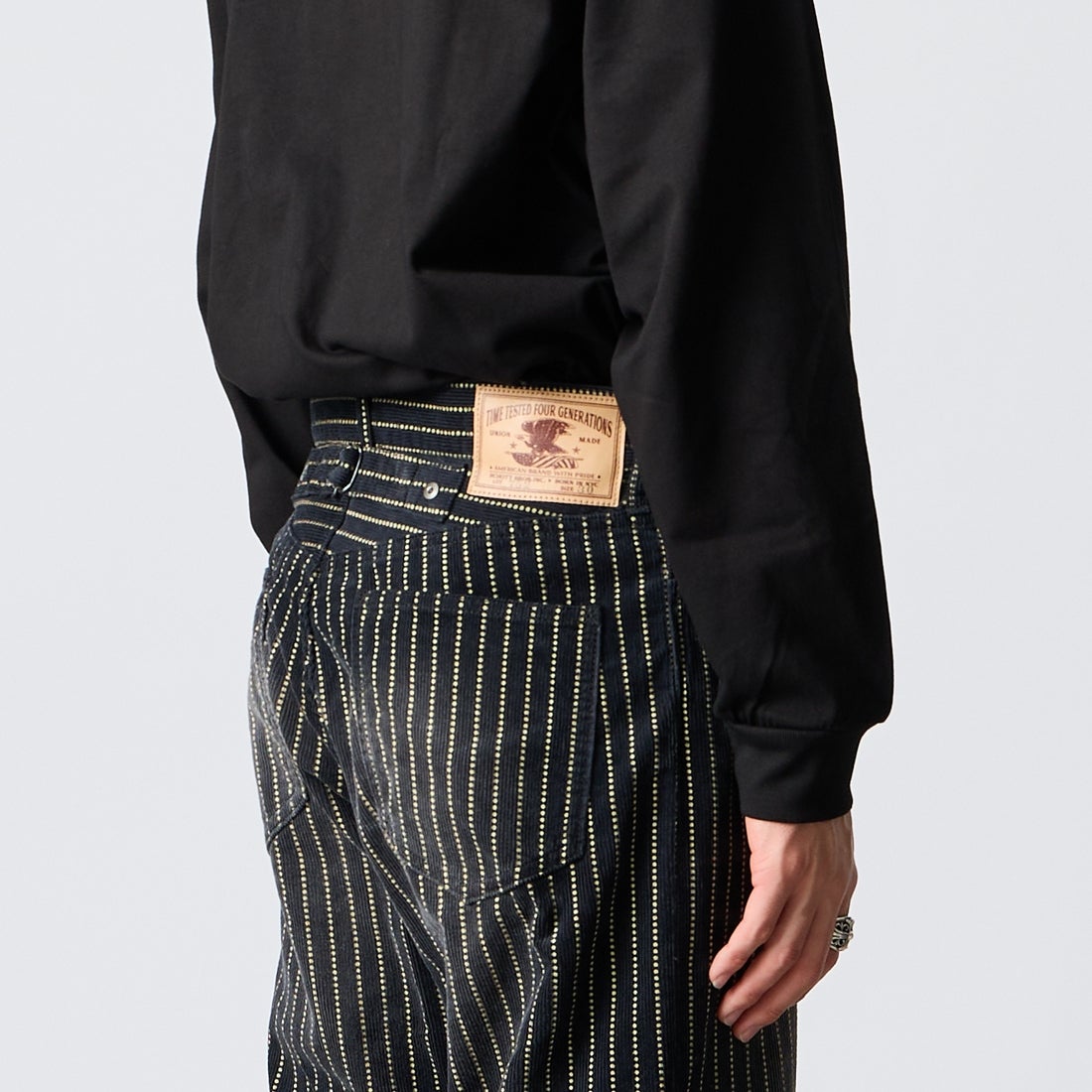 Schott [ショット] インディゴ コーデュロイ パンツ [7826210007] 010 BLACK &&モデル身長：177cm 着用サイズ：30&&