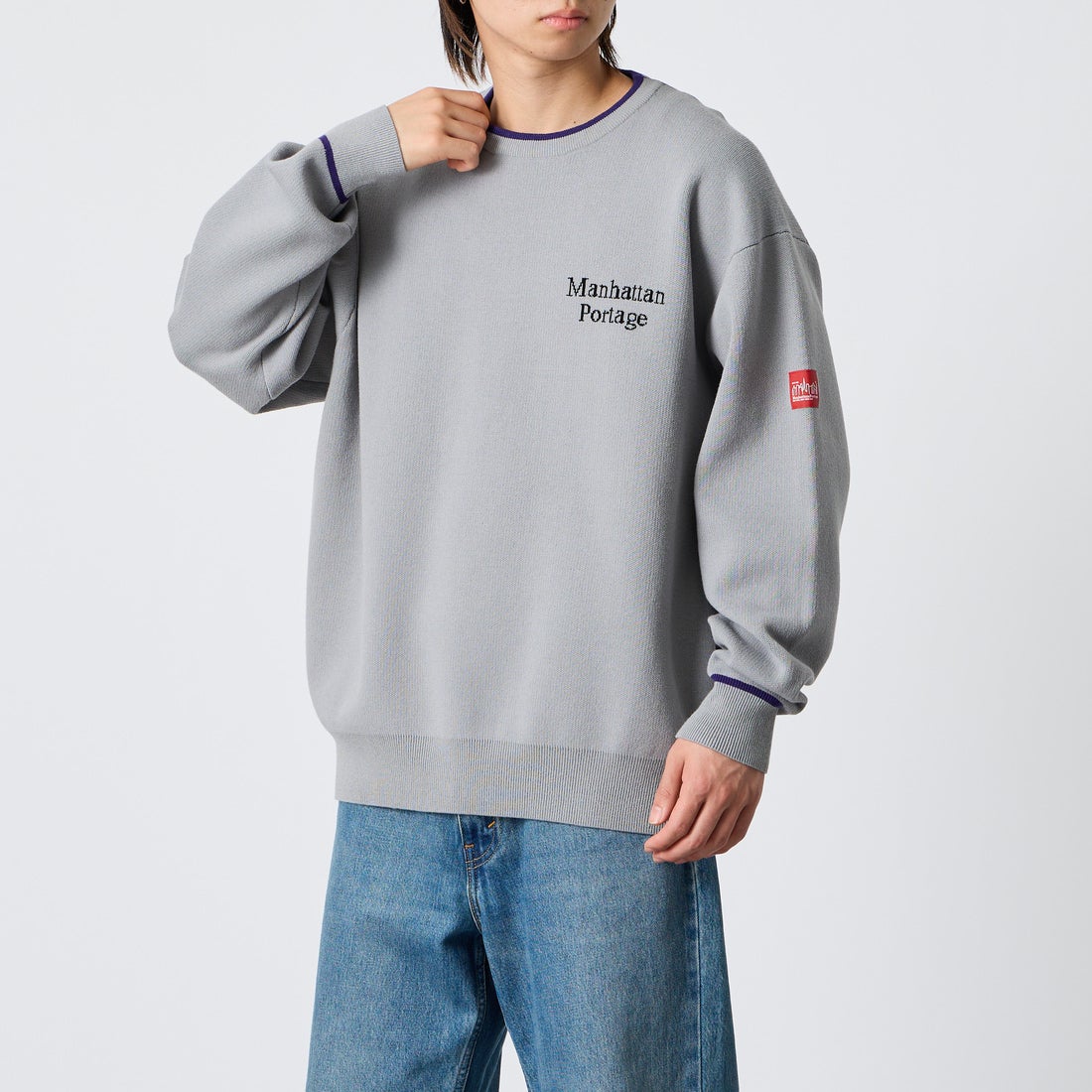 MANHATTAN PORTAGE [マンハッタンポーテージ] 別注 手描き風 バックデザインジャガードニット [26FWMP-IN93-JF] L.GRAY/PPL &&モデル身長：177cm 着用サイズ：L&&
