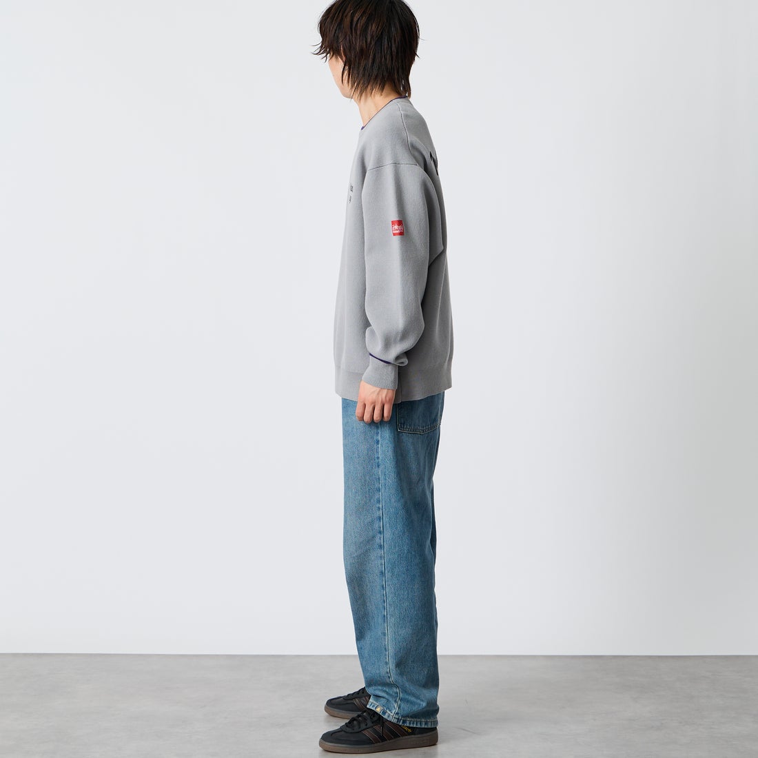 MANHATTAN PORTAGE [マンハッタンポーテージ] 別注 手描き風 バックデザインジャガードニット [26FWMP-IN93-JF] L.GRAY/PPL &&モデル身長：177cm 着用サイズ：L&&
