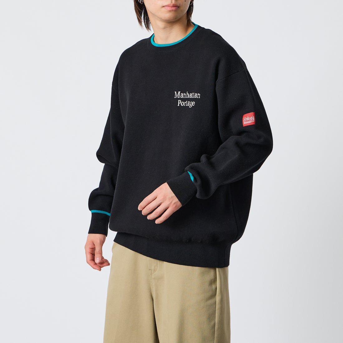 MANHATTAN PORTAGE [マンハッタンポーテージ] 別注 手描き風 バックデザインジャガードニット [26FWMP-IN93-JF] BLACK/TURQ &&モデル身長：177cm 着用サイズ：L&&