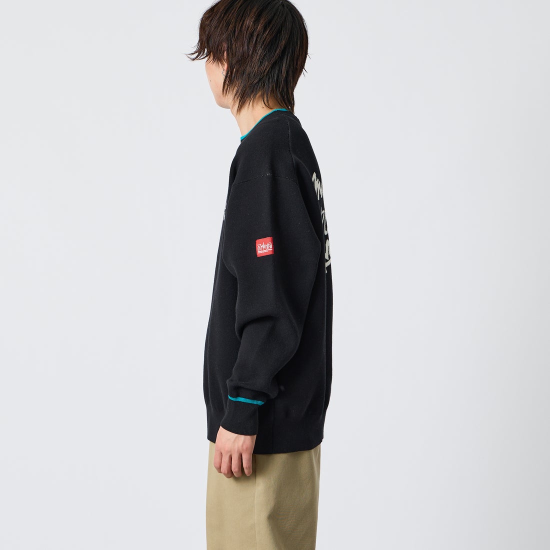 MANHATTAN PORTAGE [マンハッタンポーテージ] 別注 手描き風 バックデザインジャガードニット [26FWMP-IN93-JF] BLACK/TURQ &&モデル身長：177cm 着用サイズ：L&&