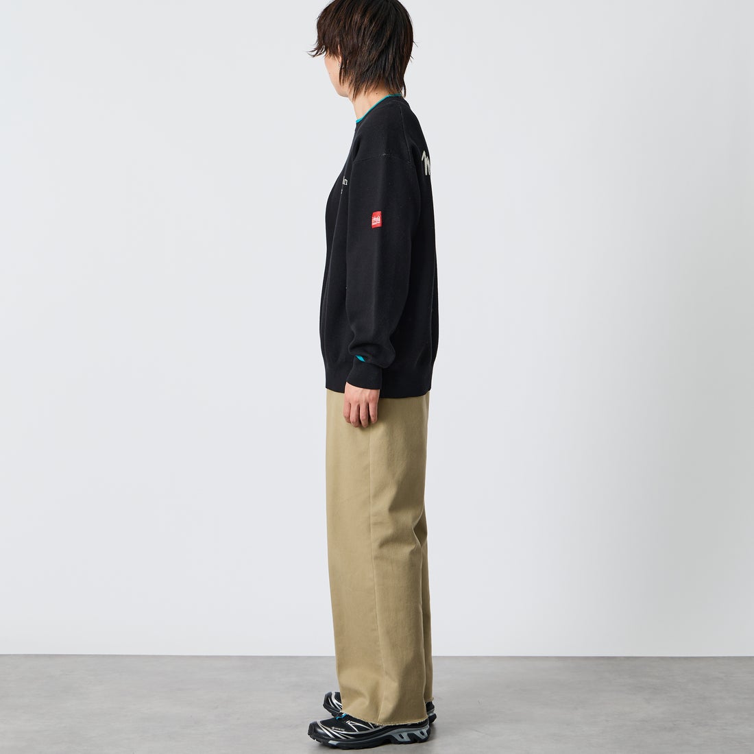 MANHATTAN PORTAGE [マンハッタンポーテージ] 別注 手描き風 バックデザインジャガードニット [26FWMP-IN93-JF] BLACK/TURQ &&モデル身長：177cm 着用サイズ：L&&