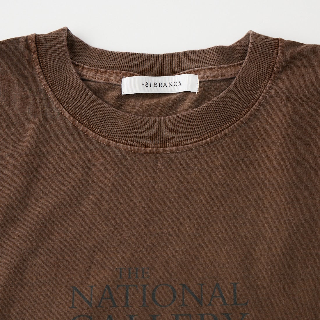 +81 BRANCA [ハチイチブランカ] THE NATIONAL GALLERY ロングスリーブTシャツ [81B-26AW-CS14] BROWN