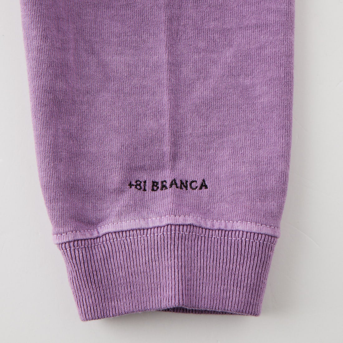 +81 BRANCA [ハチイチブランカ] THE NATIONAL GALLERY ロングスリーブTシャツ [81B-26AW-CS19] LAVENDER