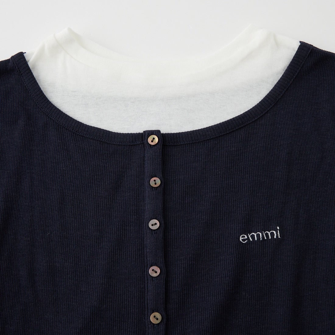 emmi [エミ] レイヤードデザインヘンリーネックカットソー [13WCT264037] NVY