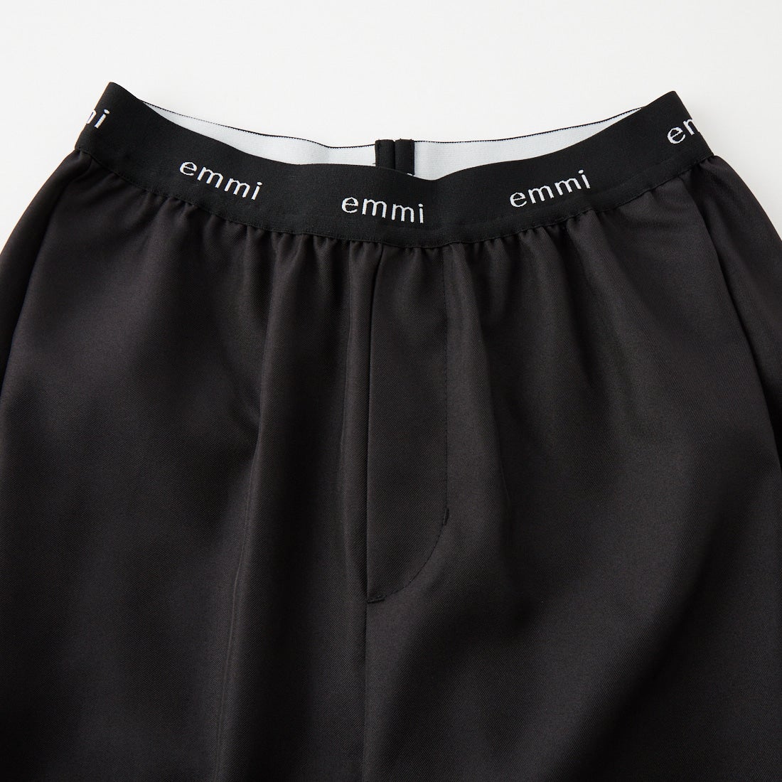 emmi [エミ] ロゴゴムジャガードタックパンツ [13WFP264094] BLK