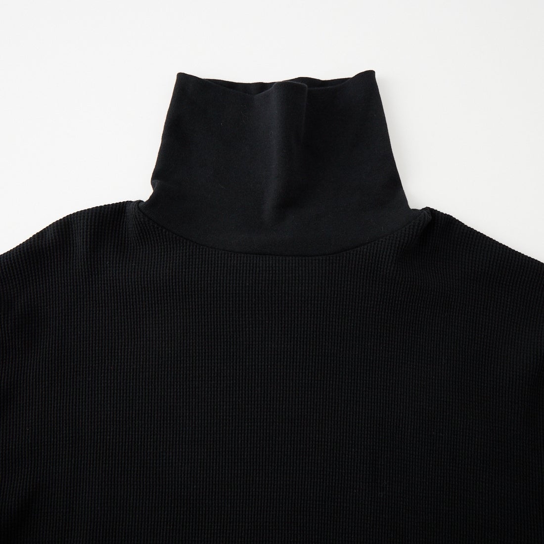 amne [アンヌ] ワッフル タートルネックTシャツ [AMN-CS-101] BLACK