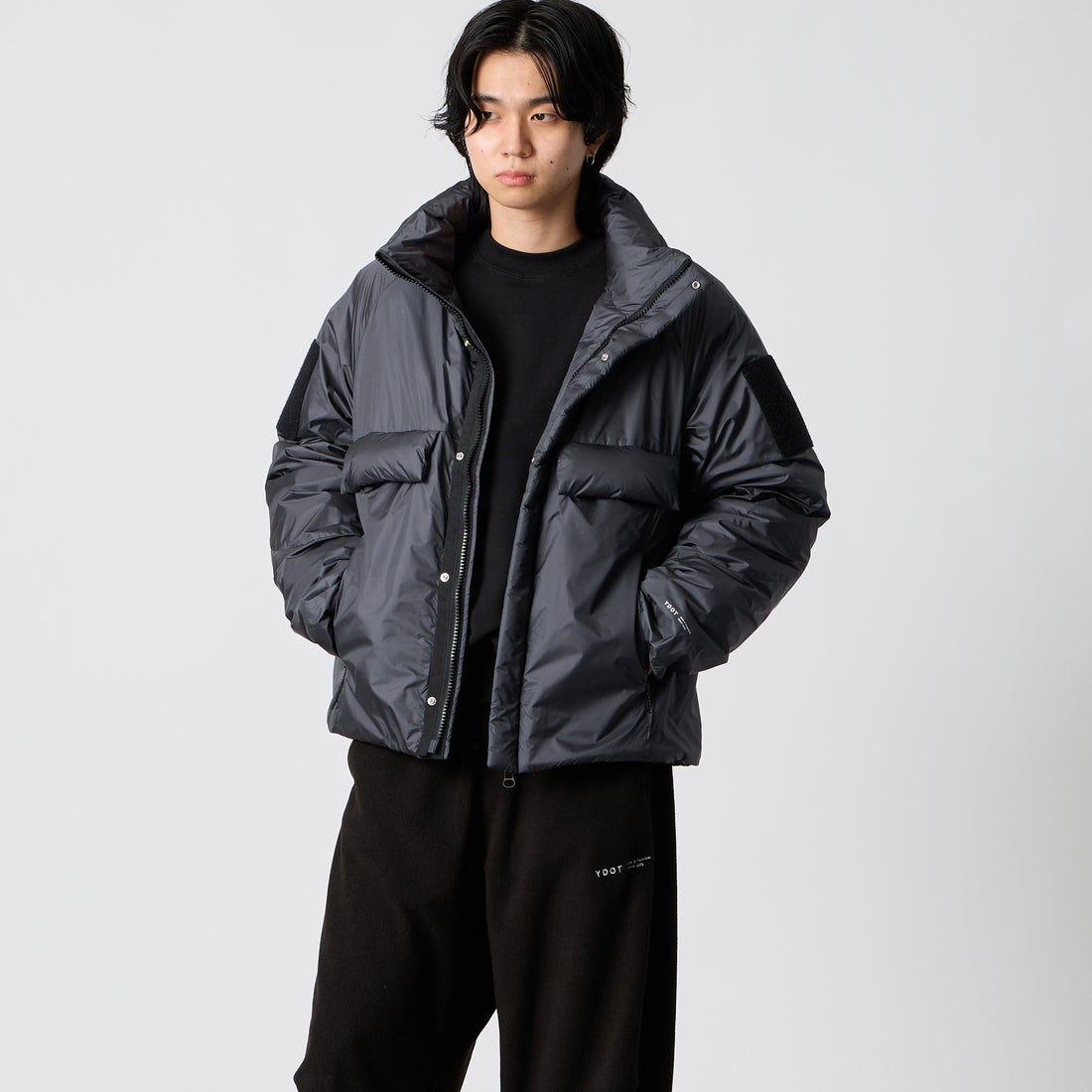 YDOT [ワイドット] コンツアー ダウンジャケット [YU41803] SMOKE BLK &&モデル身長：177cm 着用サイズ：L&&