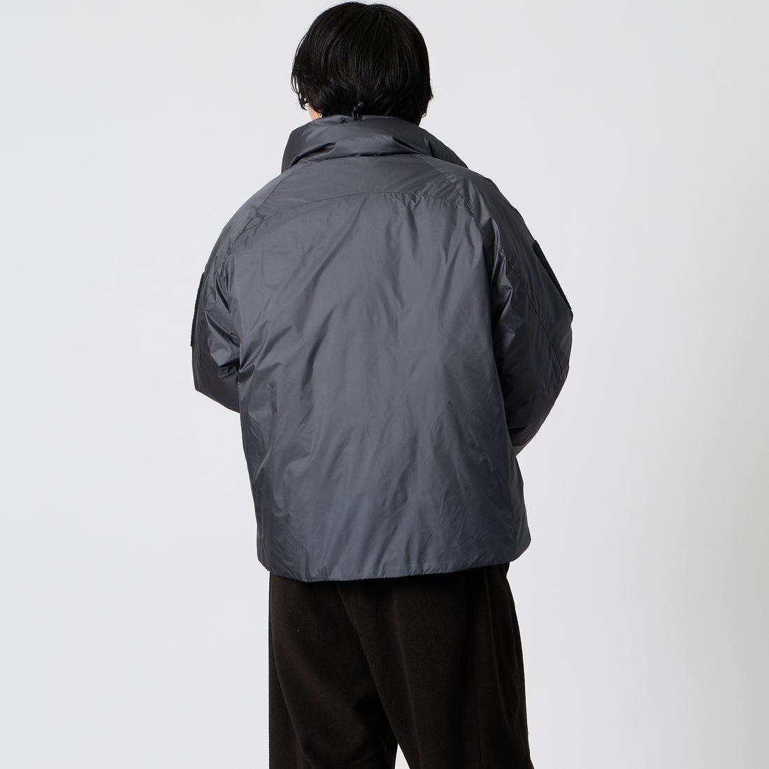 YDOT [ワイドット] コンツアー ダウンジャケット [YU41803] SMOKE BLK &&モデル身長：177cm 着用サイズ：L&&