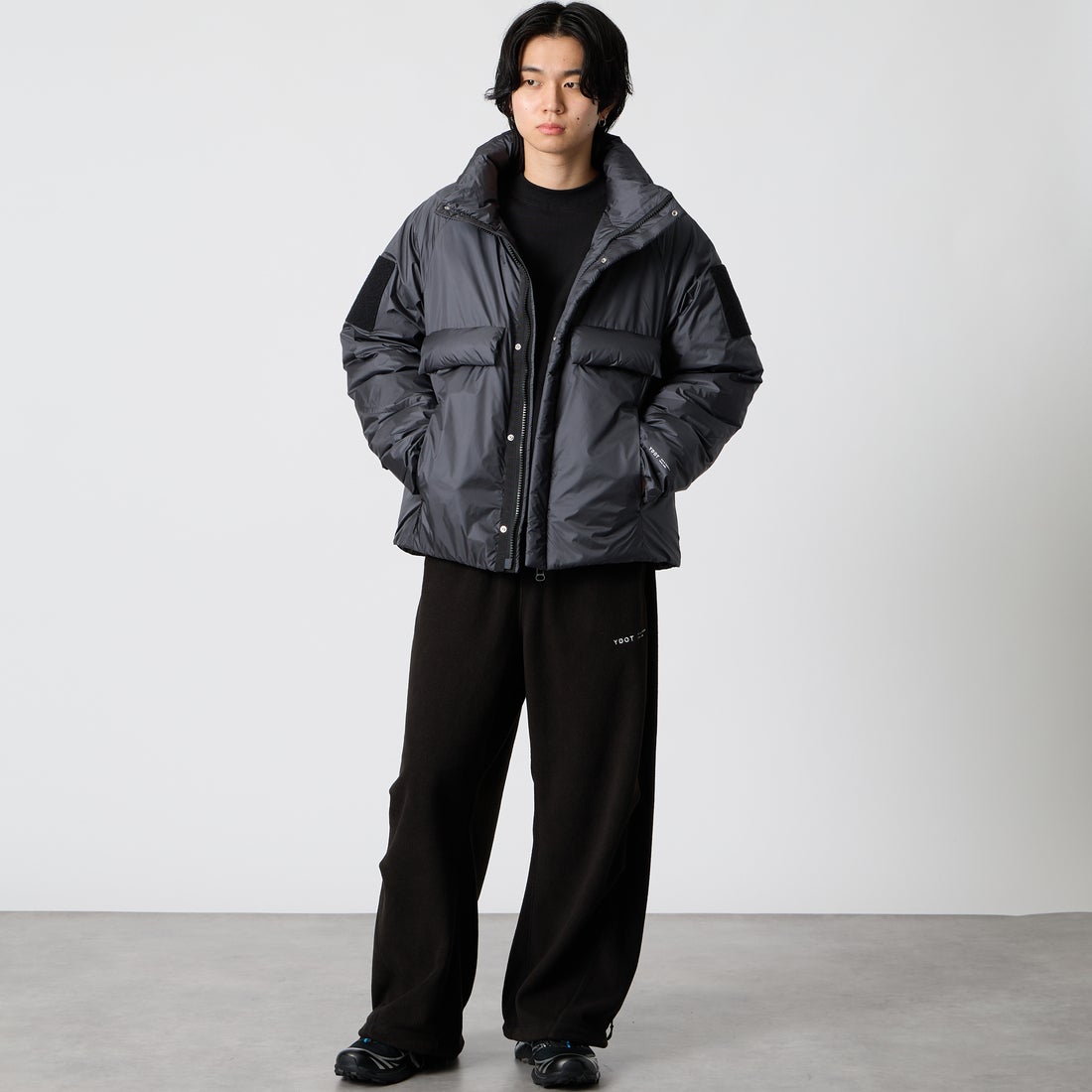 YDOT [ワイドット] コンツアー ダウンジャケット [YU41803] SMOKE BLK &&モデル身長：177cm 着用サイズ：L&&