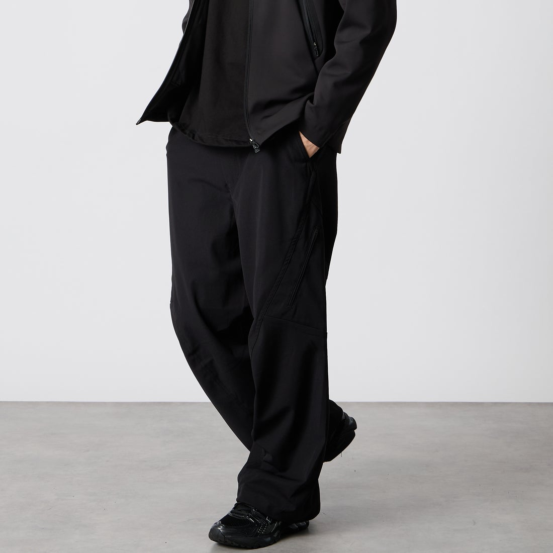 YDOT [ワイドット] 3Dテックトラウザーズ バギーパンツ [YU61803] BLACK &&モデル身長：177cm 着用サイズ：M&&