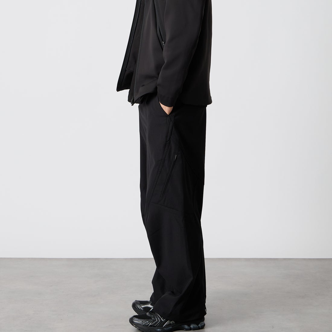YDOT [ワイドット] 3Dテックトラウザーズ バギーパンツ [YU61803] BLACK &&モデル身長：177cm 着用サイズ：M&&