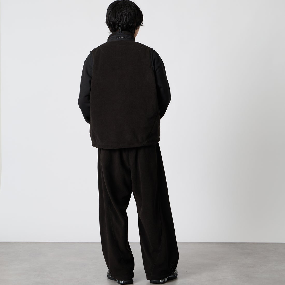 YDOT [ワイドット] テックフリース サークルバギーパンツ [YU61802] BLACK &&モデル身長：177cm 着用サイズ：M&&