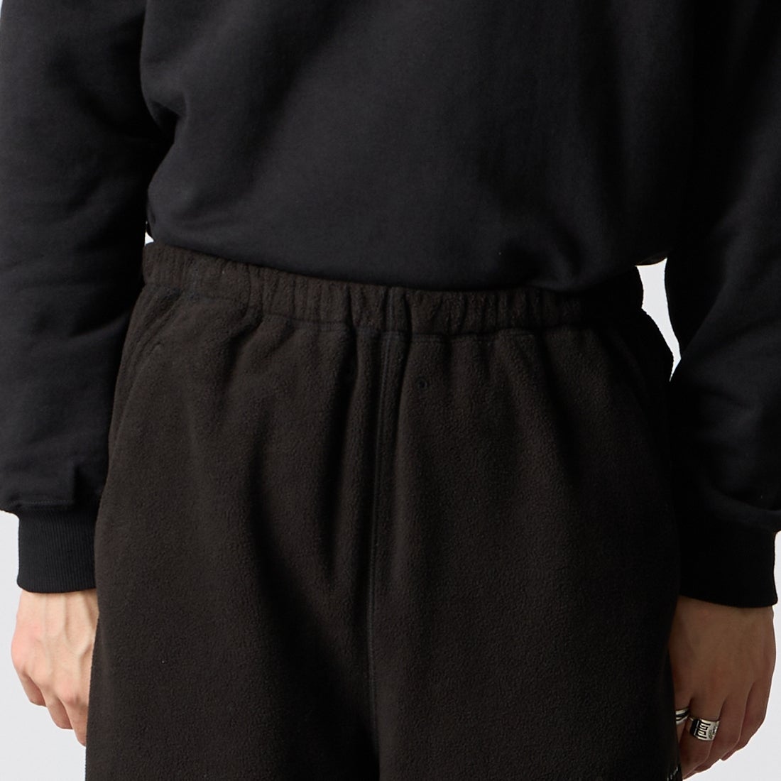 YDOT [ワイドット] テックフリース サークルバギーパンツ [YU61802] BLACK &&モデル身長：177cm 着用サイズ：M&&