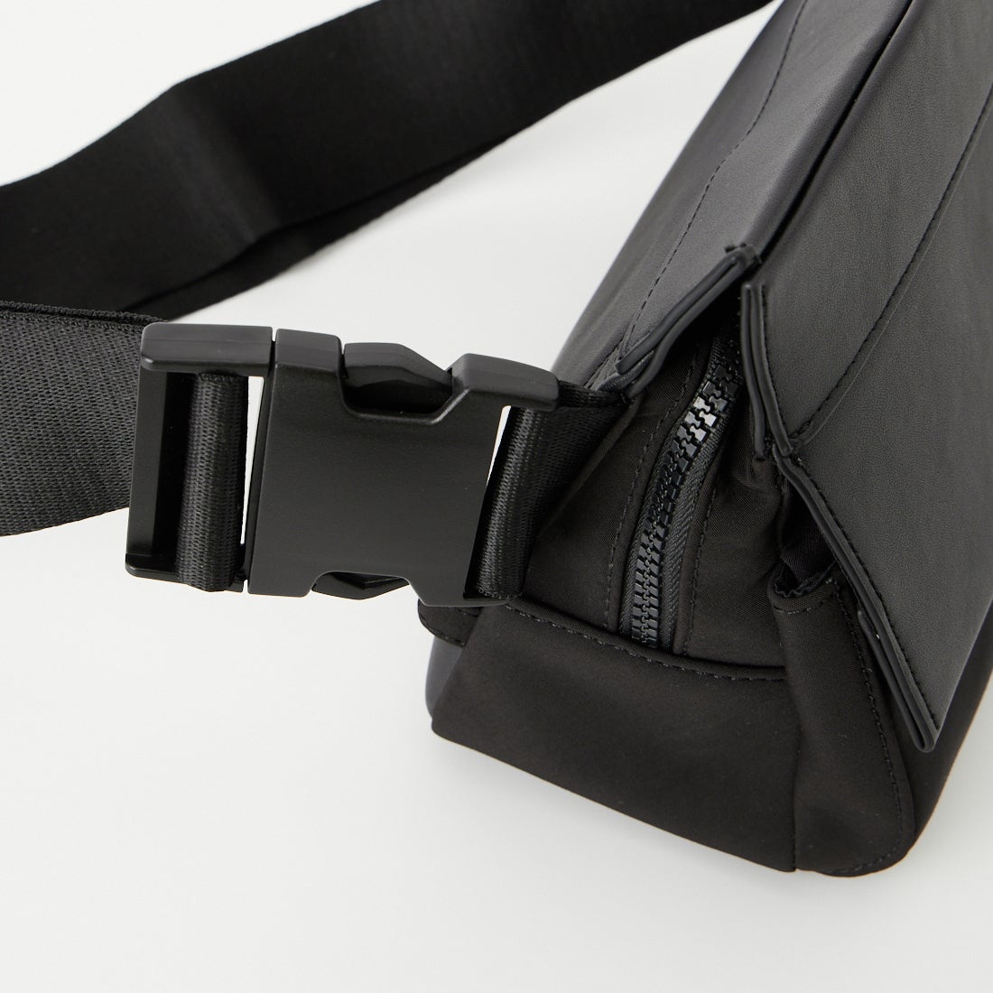 MATO by MARLMARL [マトーバイマールマール] ドリンクポケット付きボディバッグ [MORPH-BODY-BAG] BLACK