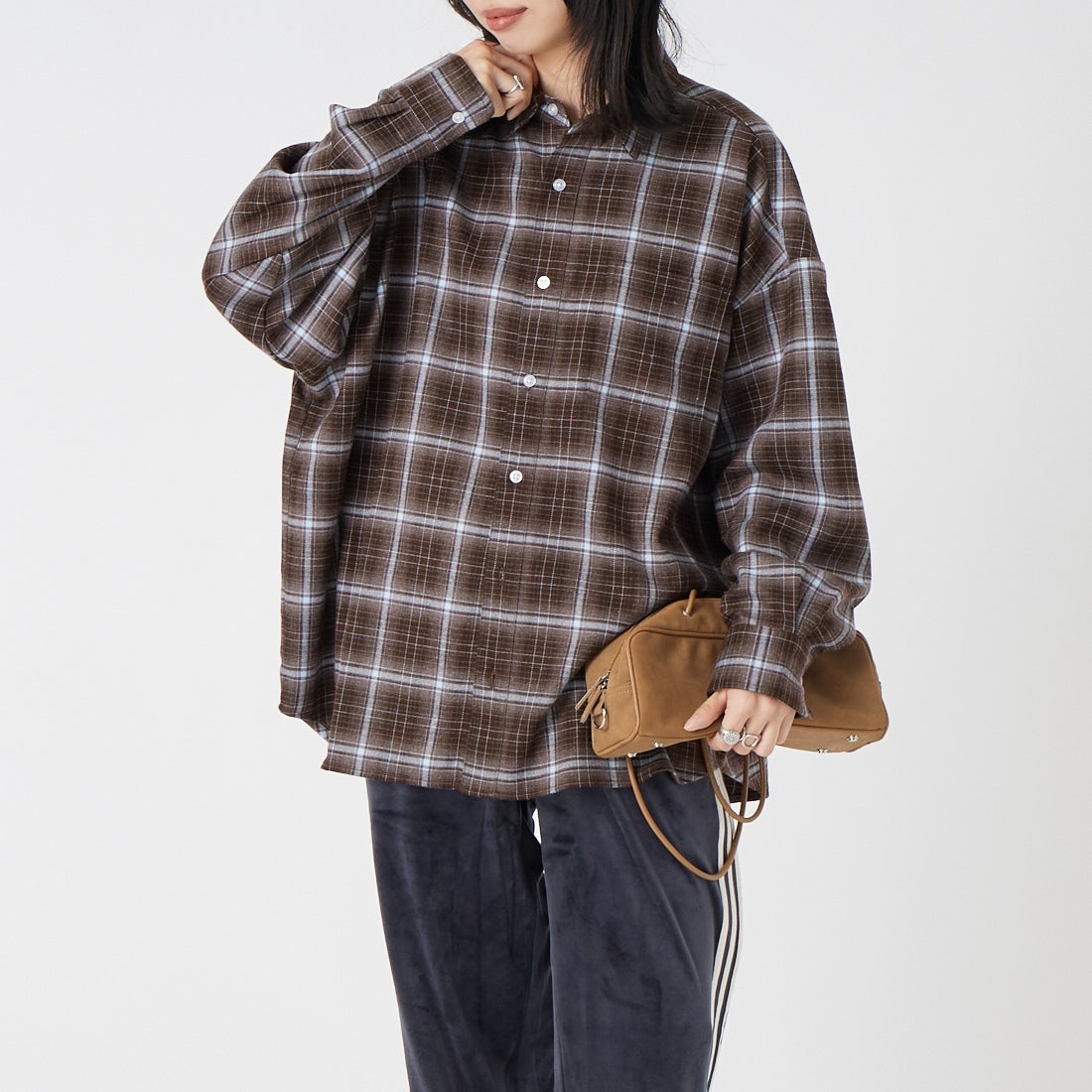 Jeans Factory Clothes [ジーンズファクトリークローズ] メンズライクビッグネルシャツ [IN16-SH-6] ﾌﾞﾗｳﾝ &&モデル身長：162cm 着用サイズ：F&&