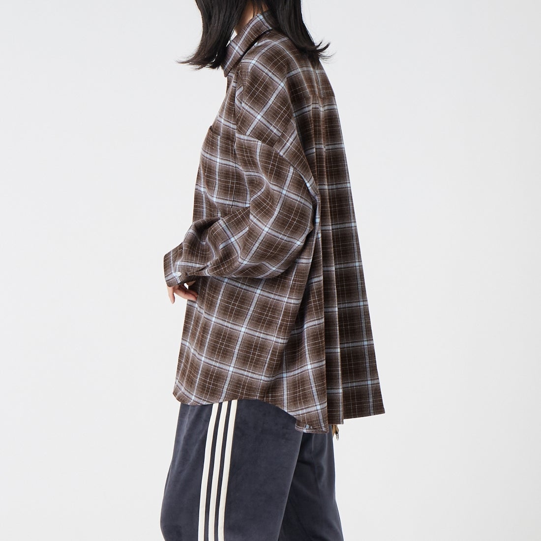 Jeans Factory Clothes [ジーンズファクトリークローズ] メンズライクビッグネルシャツ [IN16-SH-6] ﾌﾞﾗｳﾝ &&モデル身長：162cm 着用サイズ：F&&