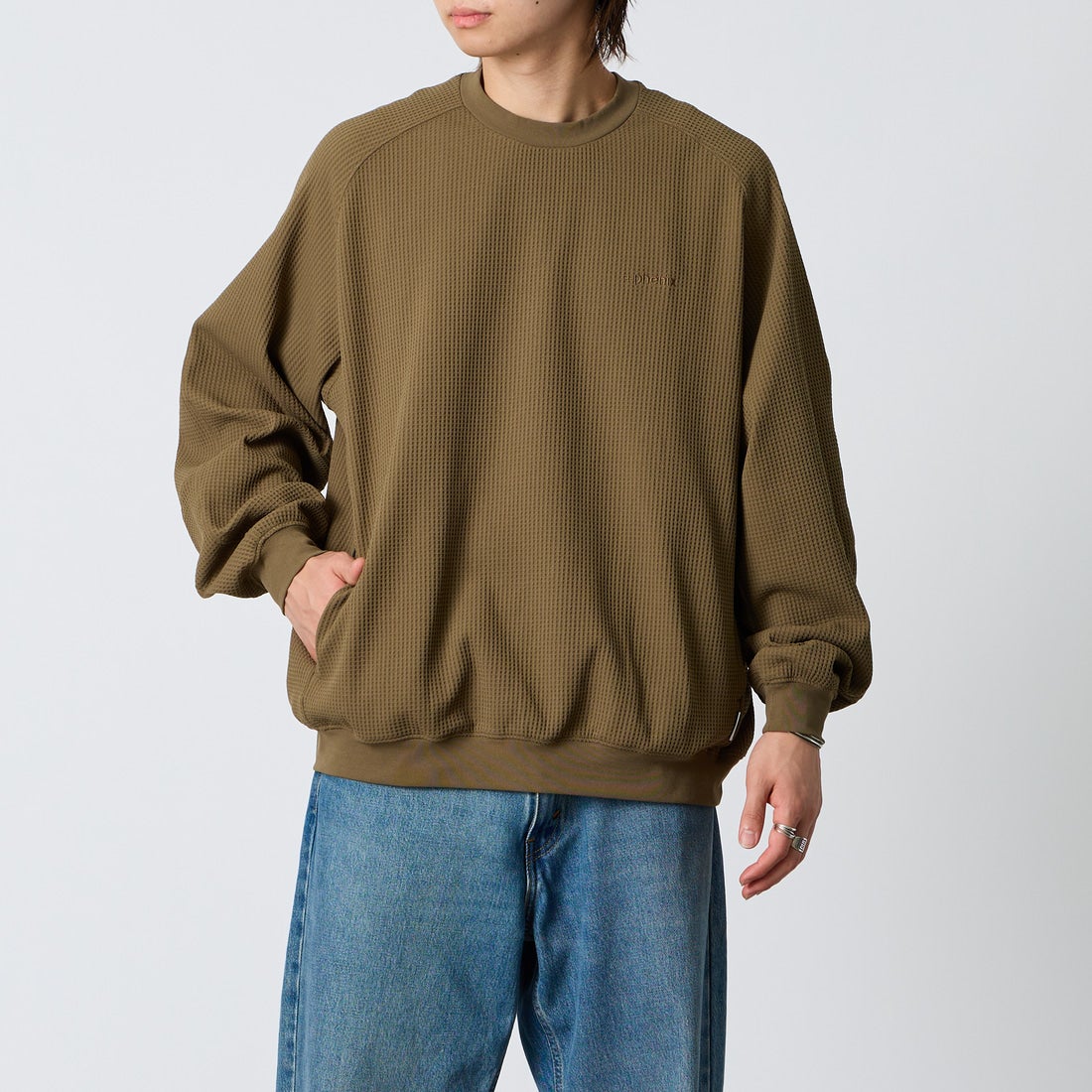 BROWN&&モデル身長：177cm 着用サイズ：L&&