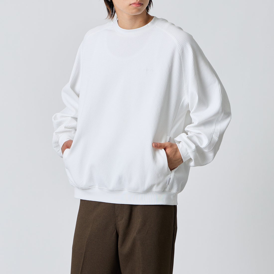 +phenix [プラスフェニックス] 別注 ワッフル ロングスリーブTシャツ [POT-26037IN-JF] WHITE &&モデル身長：177cm 着用サイズ：L&&