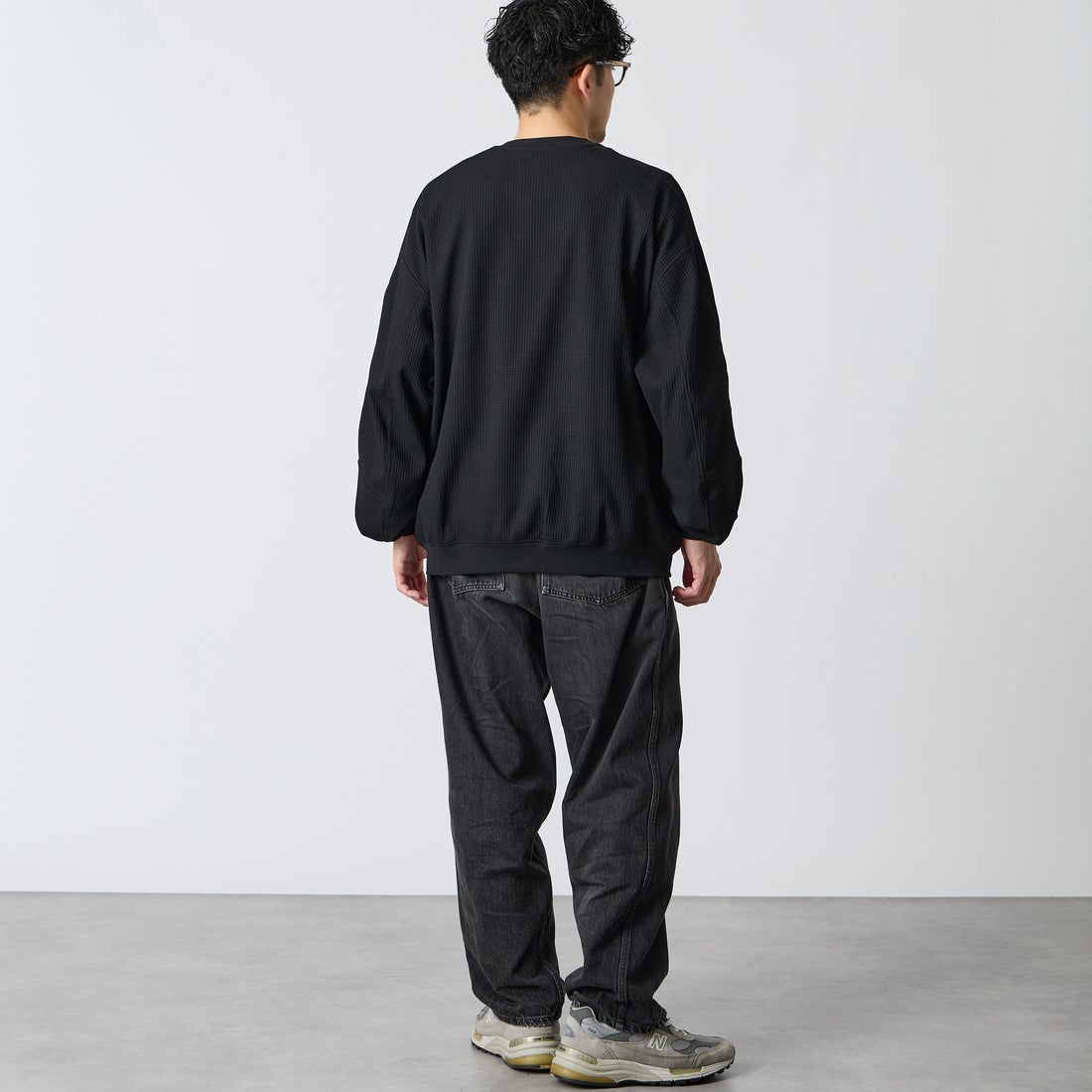 +phenix [プラスフェニックス] 別注 ワッフル ロングスリーブTシャツ [POT-26037IN-JF] BLACK &&モデル身長：168cm 着用サイズ：L&&