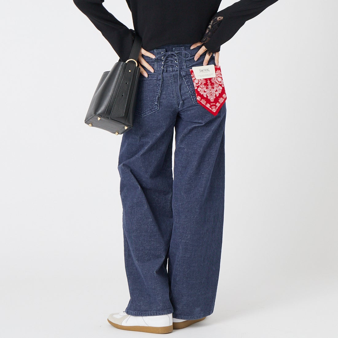 SOMETHING [サムシング] LISA コーデュロイ レースアップワイドパンツ [SN580W] 2600 O.W &&モデル身長：162cm 着用サイズ：XS&&