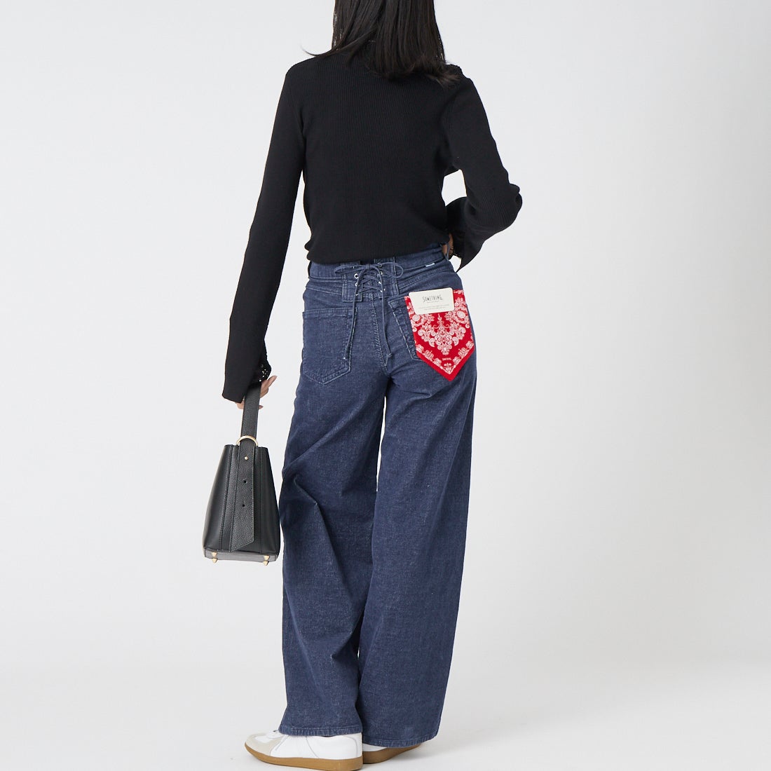 SOMETHING [サムシング] LISA コーデュロイ レースアップワイドパンツ [SN580W] 2600 O.W &&モデル身長：162cm 着用サイズ：XS&&